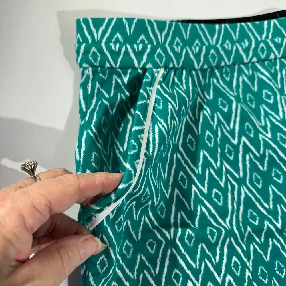 Joans, New‎ York women’s size XL Skort with front pockets, stretch waistband